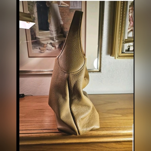 DOUNEY & BOURKE Caramel Pebble Leather Medium Logo Lock Sack Hobo Handbag NWOT - Picture 3 of 8